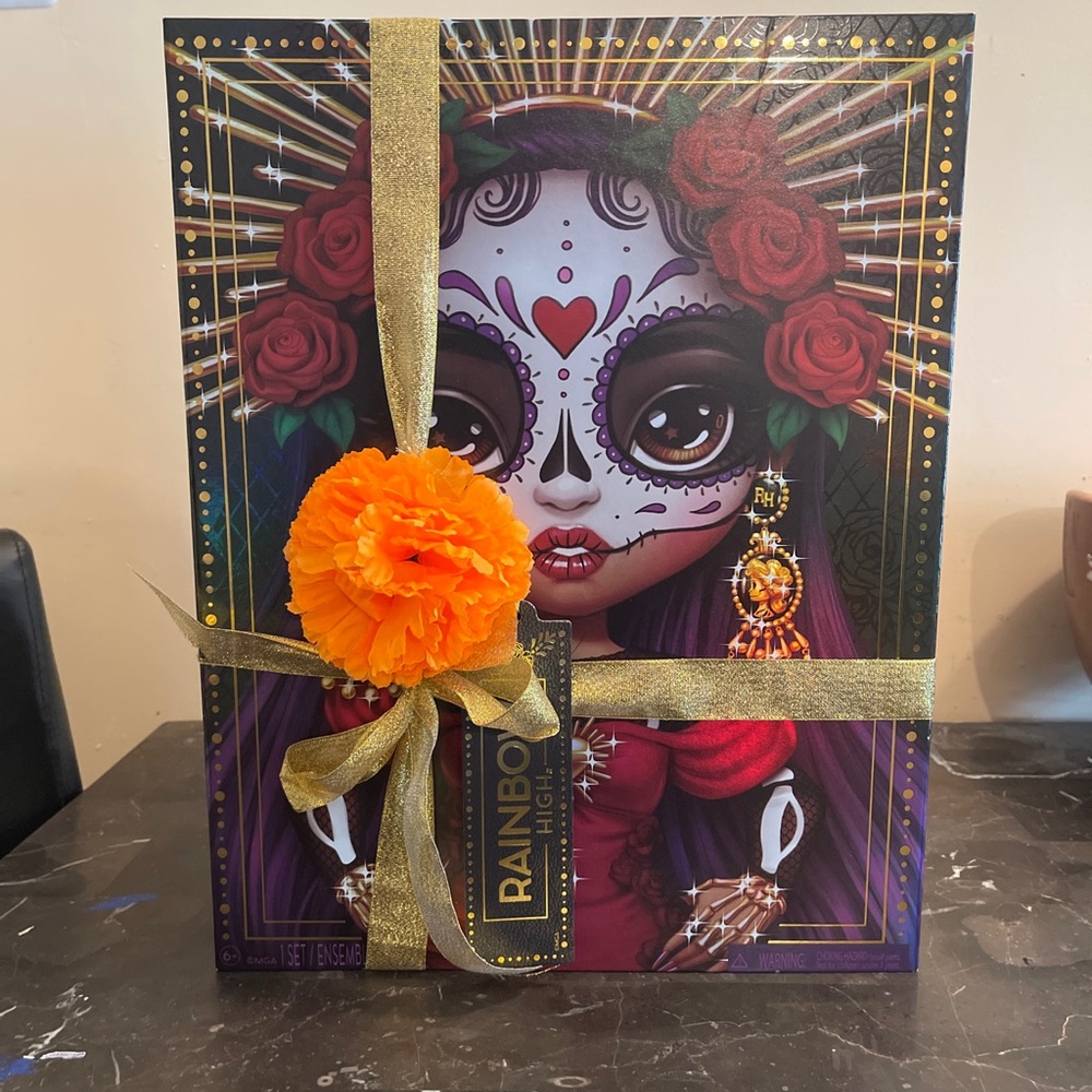 Collector Rainbow High 2022 Celebration Edition Día De Los Muertos Maria Garcia